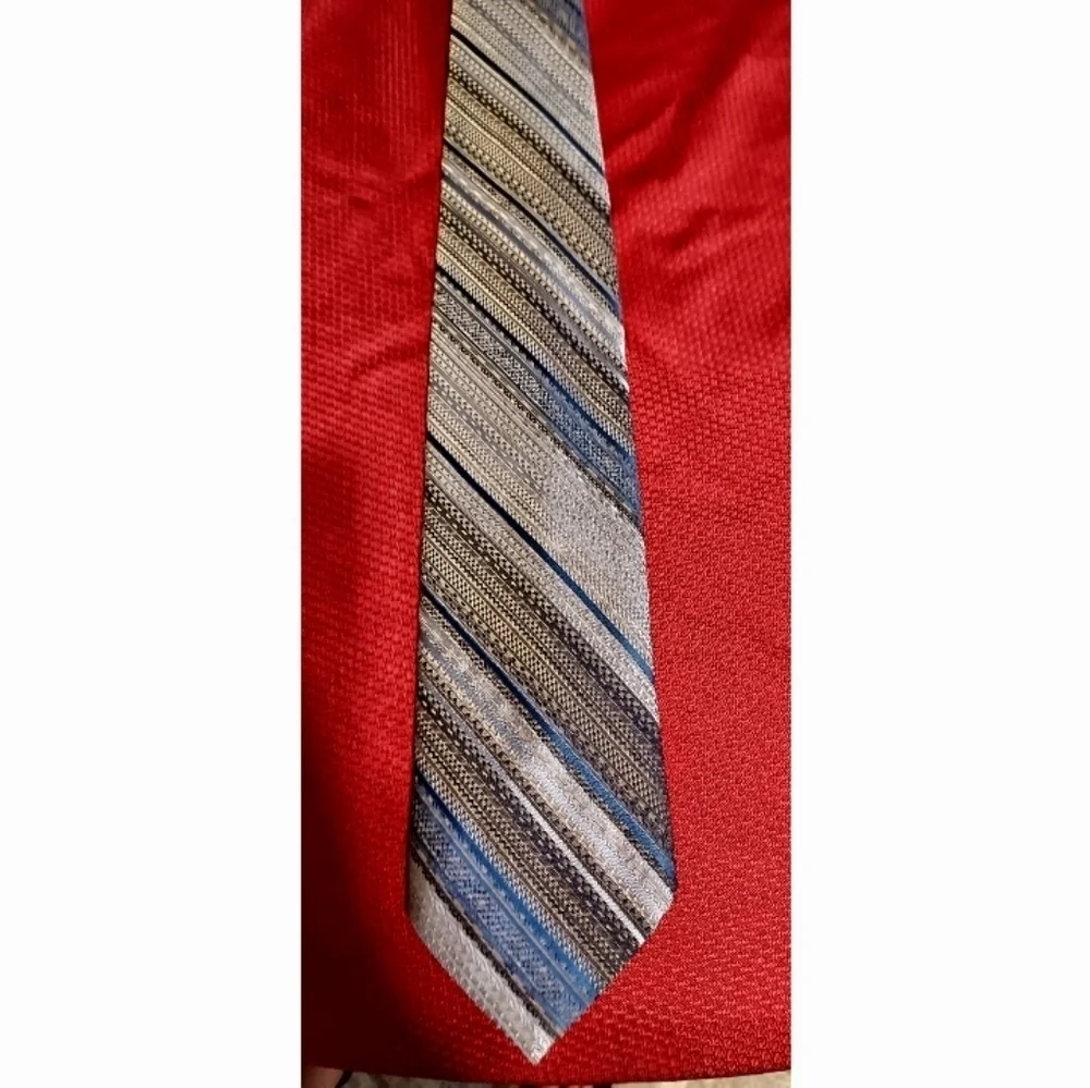 VINTAGE Youngs by damon men's tie